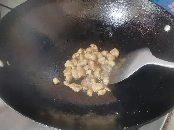 孜然洋葱炒羊肉 第 4 步