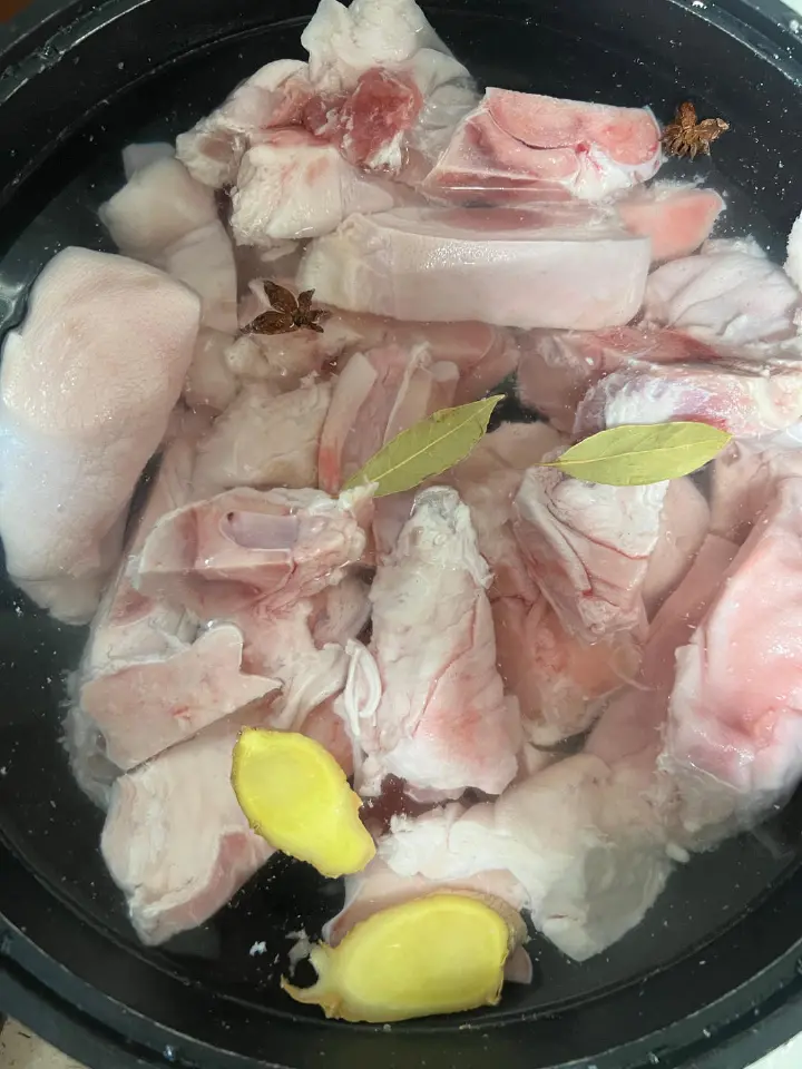 软糯红亮卤猪蹄 第 3 步