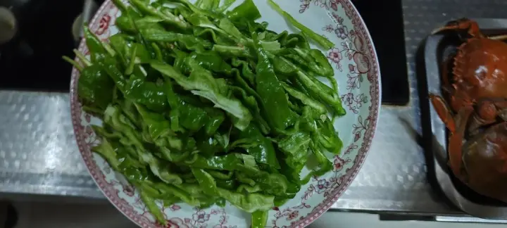 辣椒炒肉 第 2 步