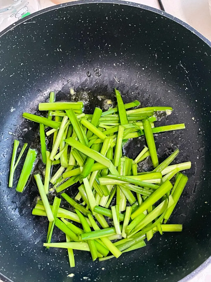 韭菜炒鸭蛋 第 5 步