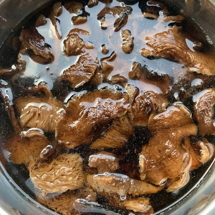 榛蘑五花肉焖饭 第 1 步