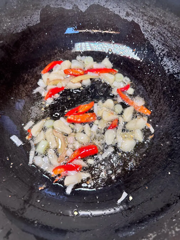 酱香豆干炒杂蔬 第 3 步