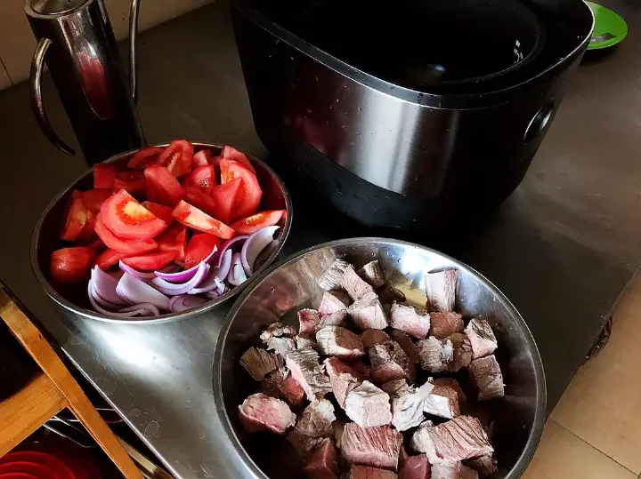 番茄土豆炖牛肉 第 1 步
