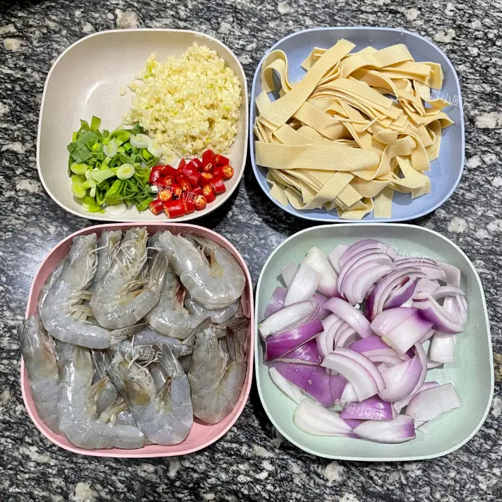砂锅蒜蓉香辣虾 第 1 步