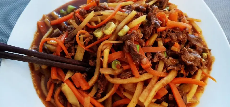 牛肉丝炒土豆成品图