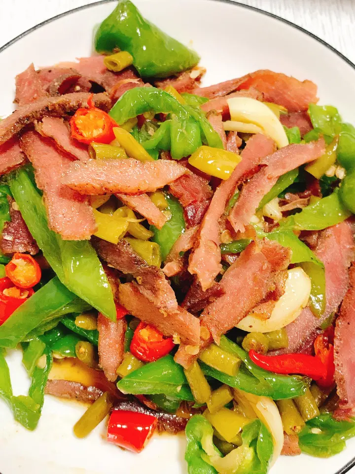 湘西腊肉炒酸豆角 第 7 步