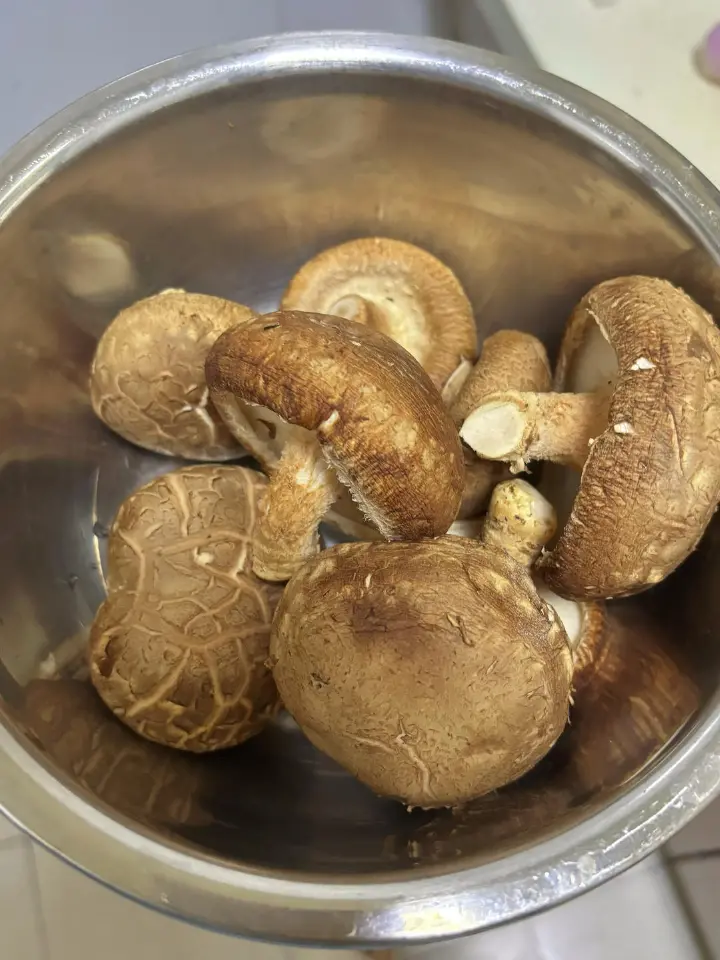 葱烧香菇 第 1 步