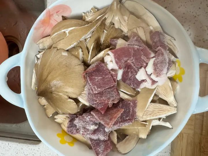 火腿鸡枞菌蒸汤 第 8 步