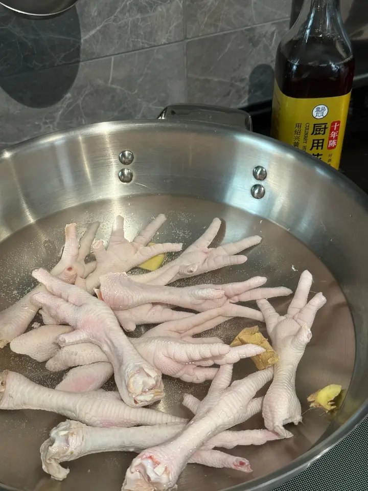 尖椒爆炒鸡爪 第 2 步