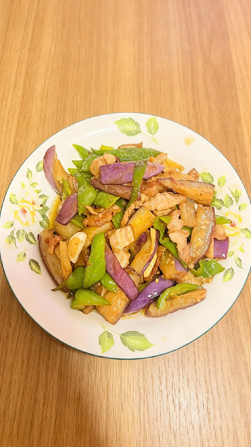 茄子炒辣椒成品图