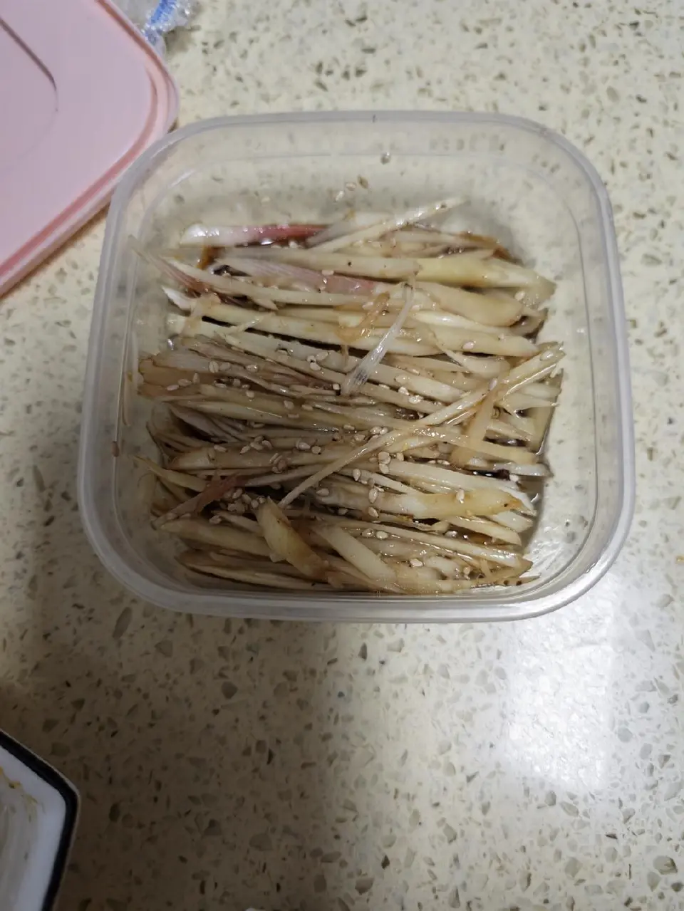 凉拌仔姜成品图