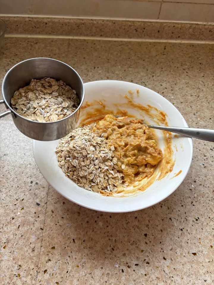 燕麦香蕉巧克力饼 第 3 步