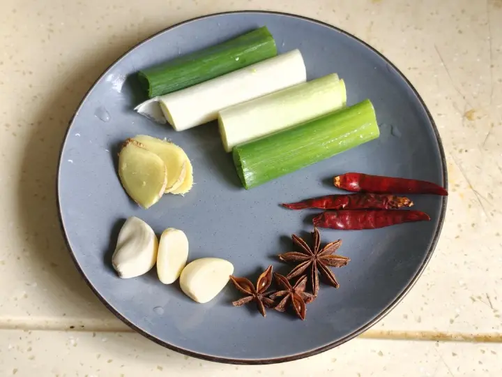 东北家常炖排骨鸡肉 第 4 步