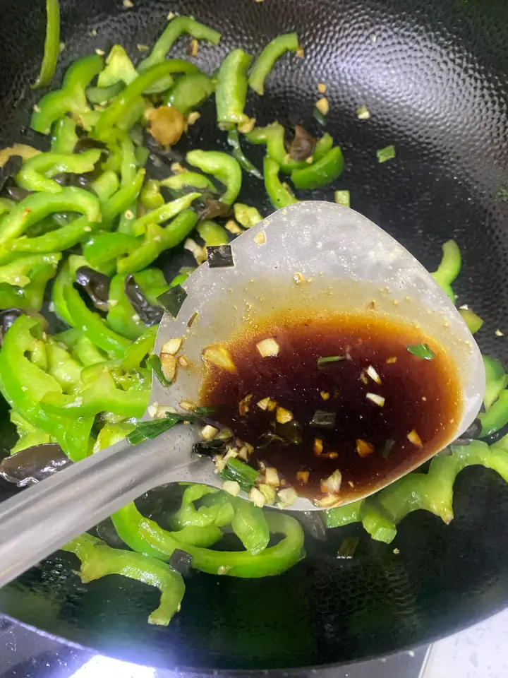 青椒炒木耳 第 8 步