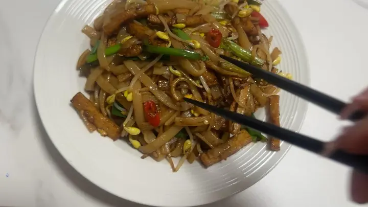 潮州鱼条炒河粉 第 13 步