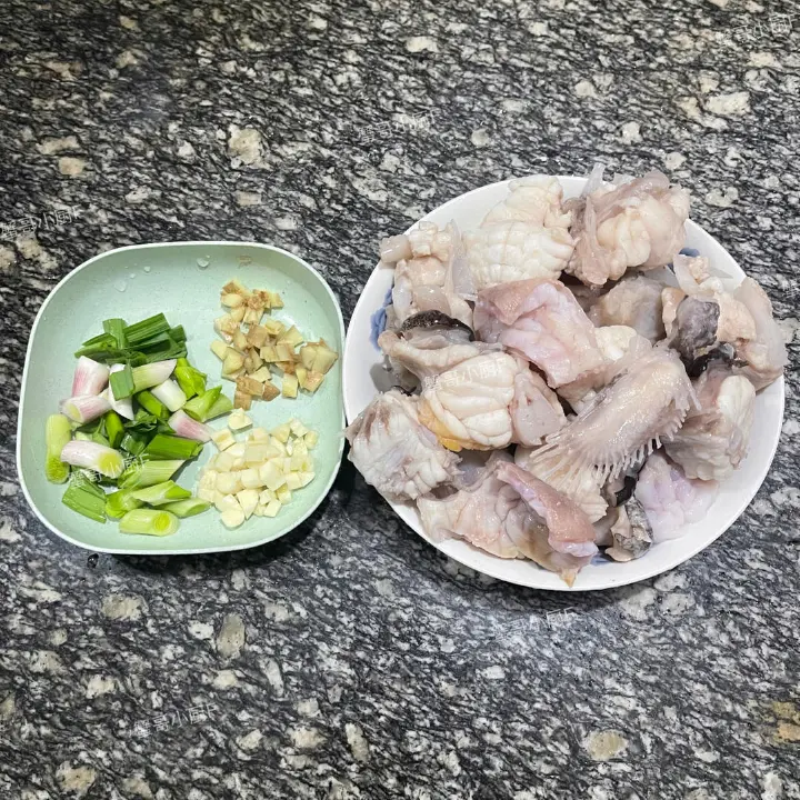 红汤麻辣安康鱼 第 1 步