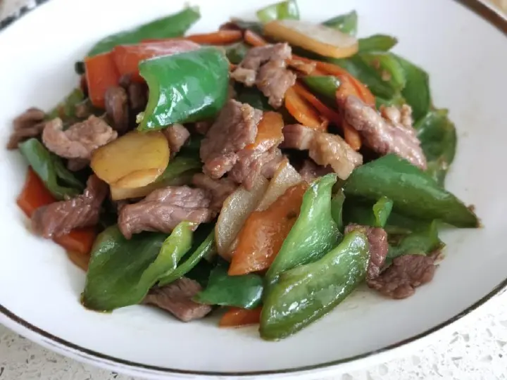 青椒炒肉片 第 5 步