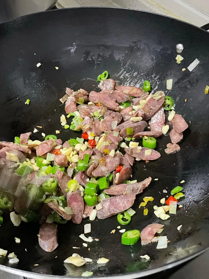 酸菜炒粉皮 第 5 步