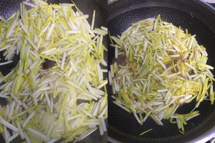 蒜黄炒鸡蛋 第 4 步