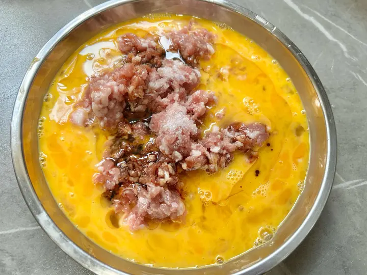 肉沫煎鸡蛋 第 2 步