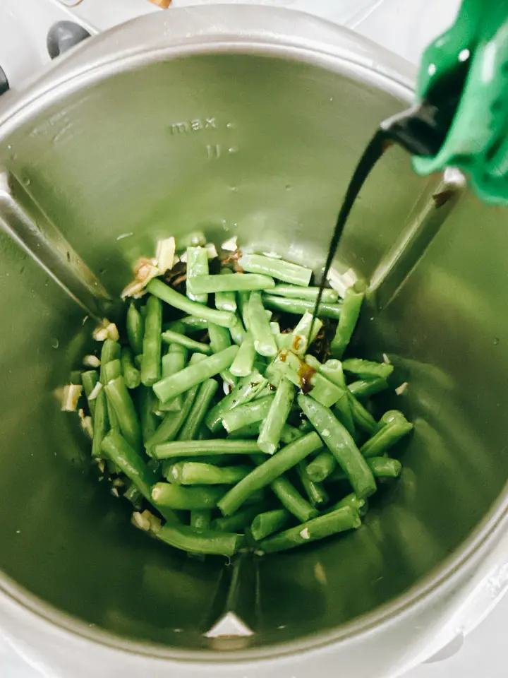 梅干菜炒四季豆 第 6 步