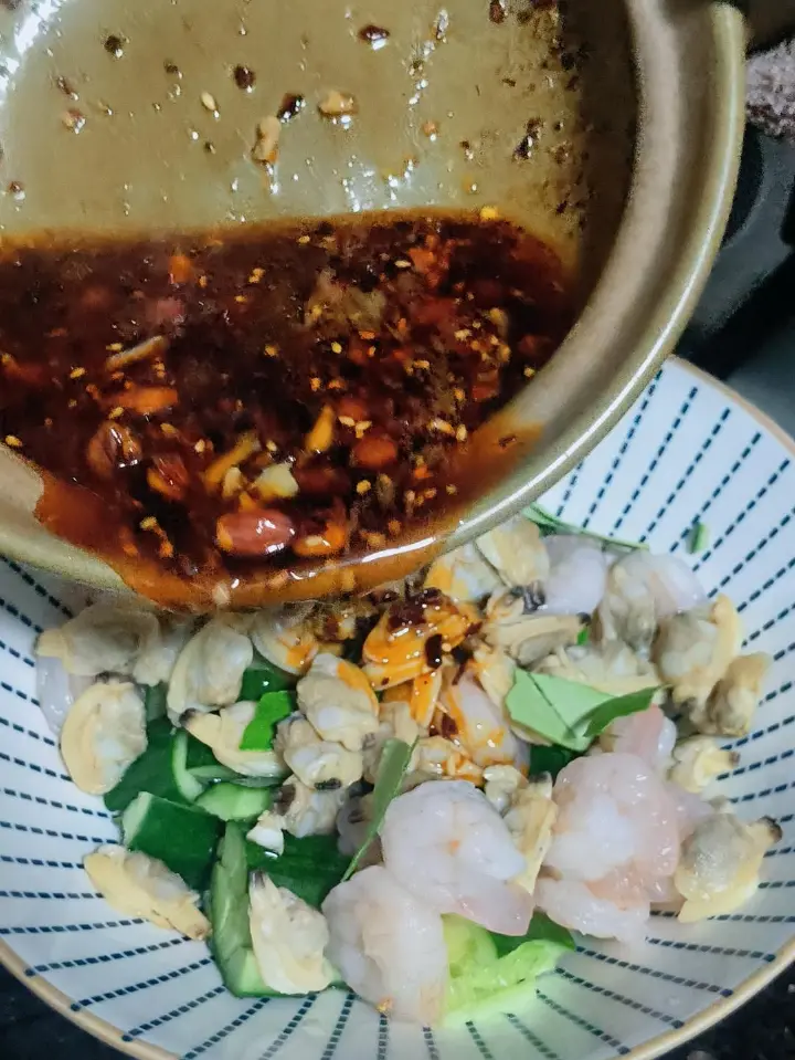 柠檬叶凉拌青瓜虾仁花甲肉 第 14 步