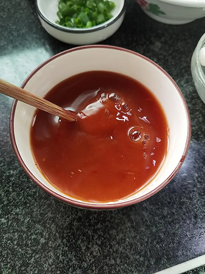 甜辣酱炒年糕虾仁 第 3 步