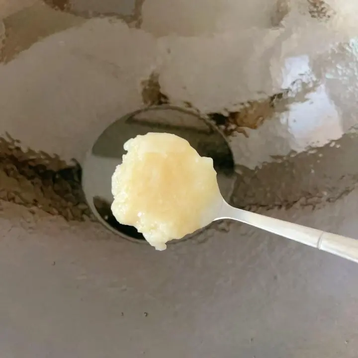 炝炒红薯叶茎杆 第 3 步