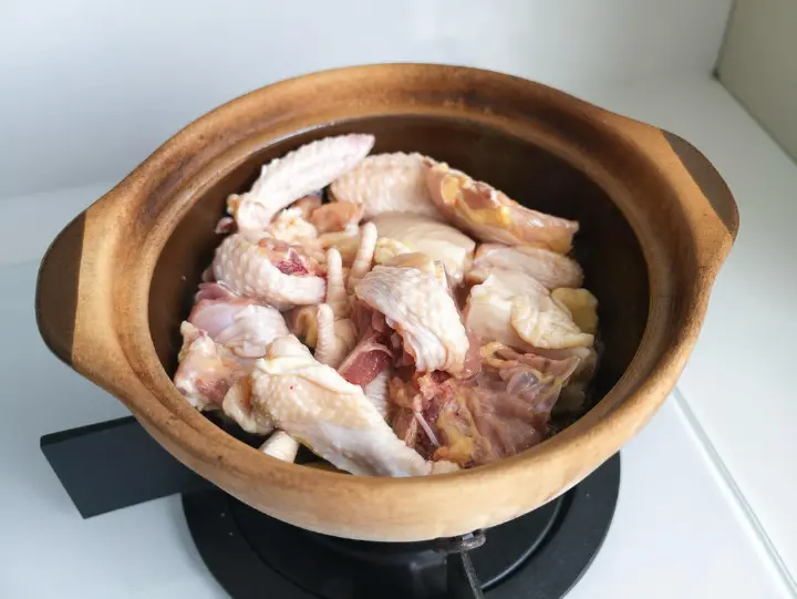 菌菇鸡煲 第 7 步