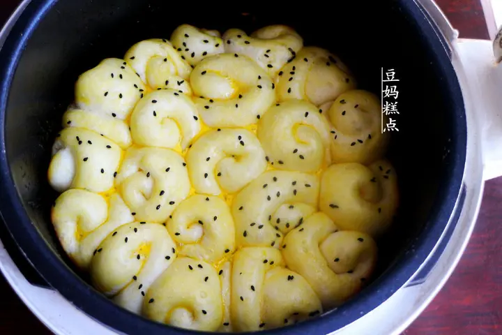 电饭煲葡萄干小面包 第 15 步
