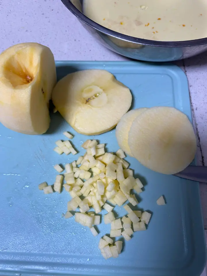 苹果鸡蛋牛奶饼 第 2 步