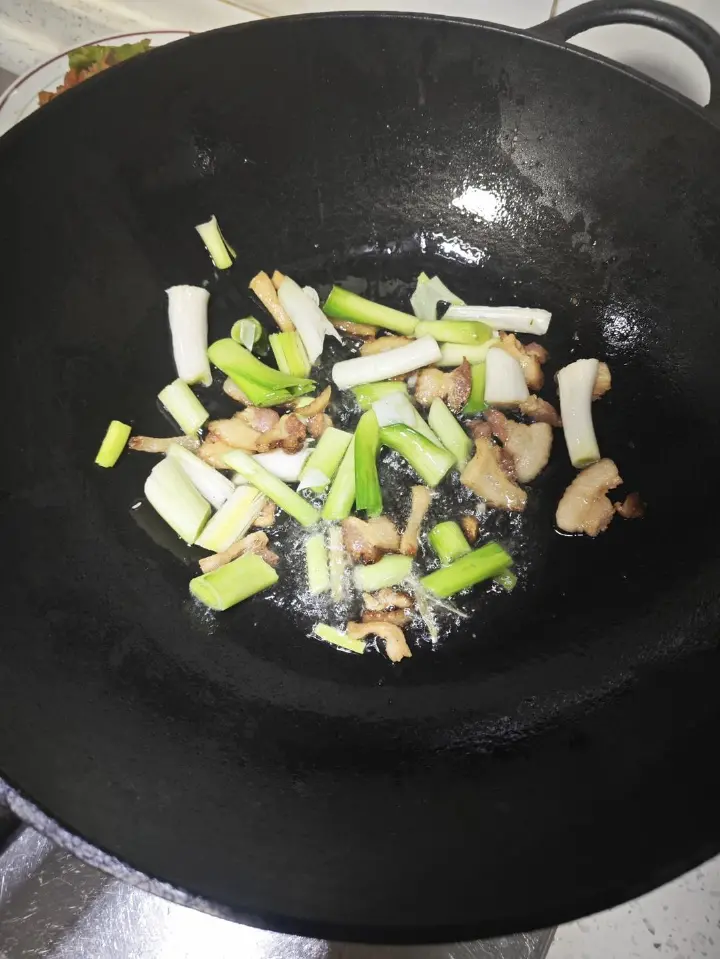 腊肉炒枯豆丝 第 3 步
