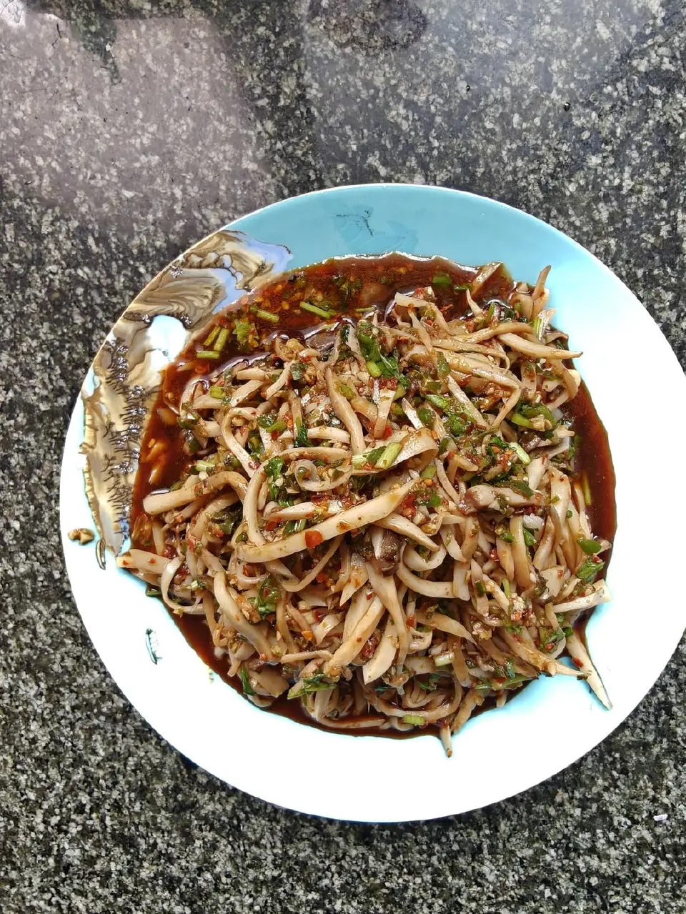 凉拌鸡胸肉杏鲍菇成品图