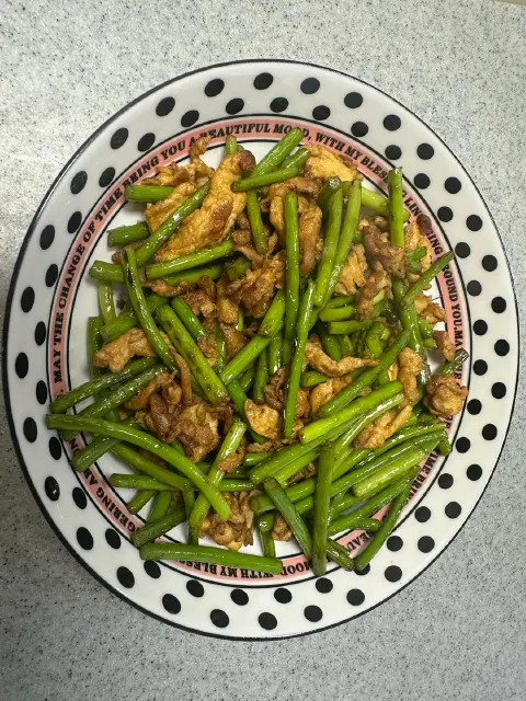 鸡蛋炒蒜薹