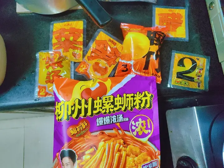 爆炒螺蛳粉 第 1 步