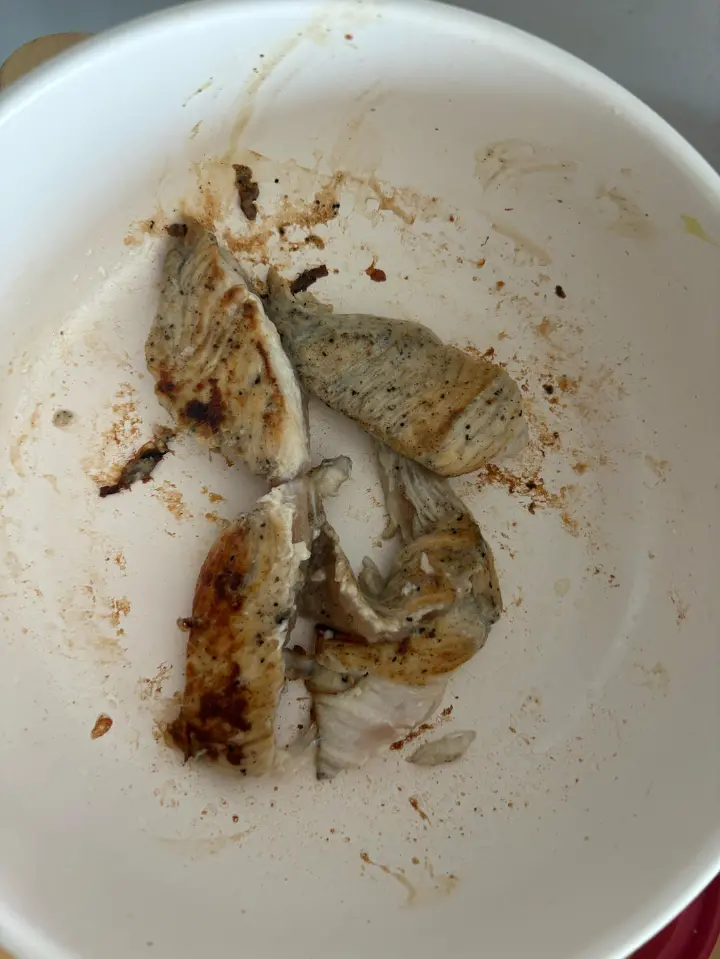 鸡胸肉娃娃菜蛋炒饭 第 1 步