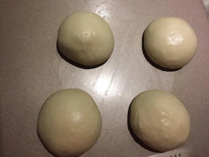 迷你圣诞老人面包 第 3 步