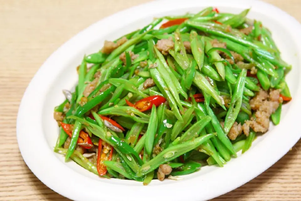家常小炒四季豆成品图