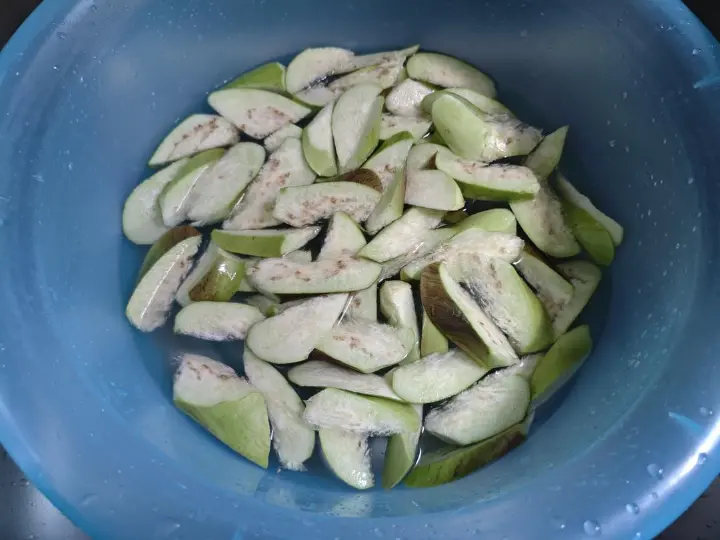 蒜香少油炒茄子 第 7 步