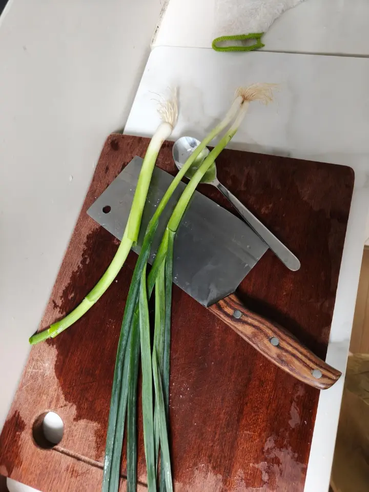 蒜苗煎豆腐 第 1 步