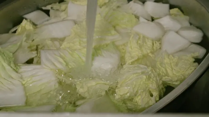 五花肉炒白菜 第 1 步