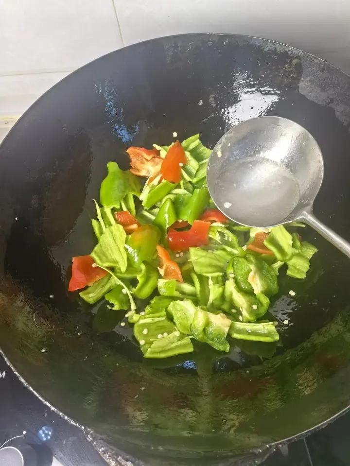 辣椒炒鸡蛋 第 7 步