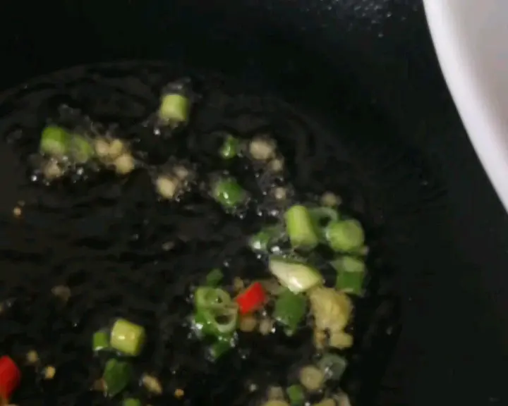韭菜苔炒鸡蛋 第 7 步