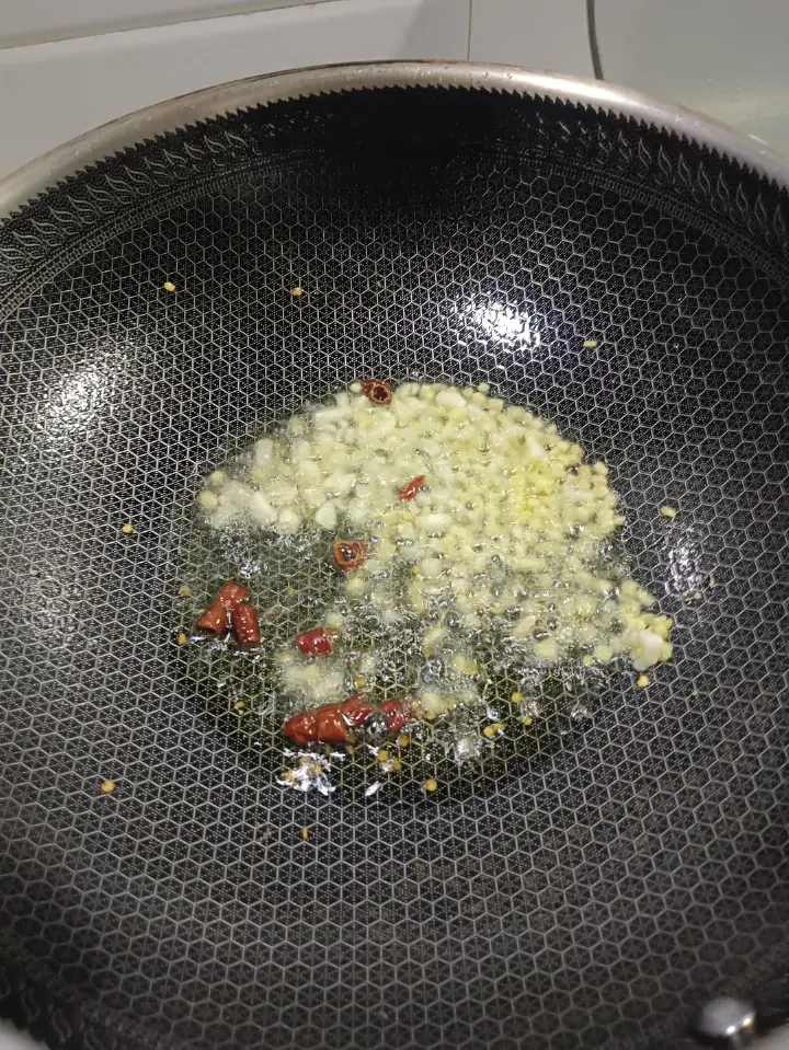 荆芥炒豆腐 第 5 步