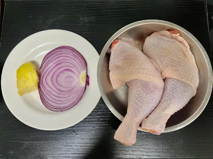 电饭锅酱油鸡腿 第 1 步