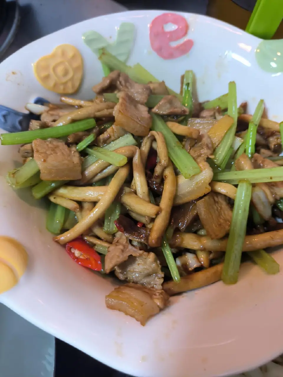 茶树菇炒肉成品图