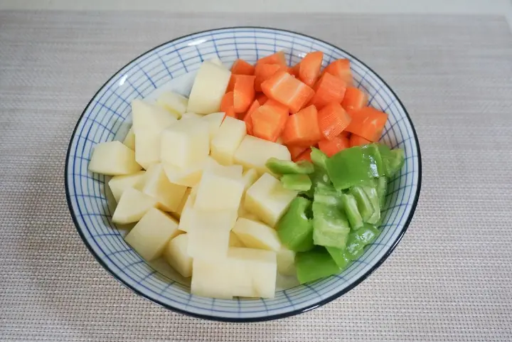 香肠土豆焖饭 第 9 步