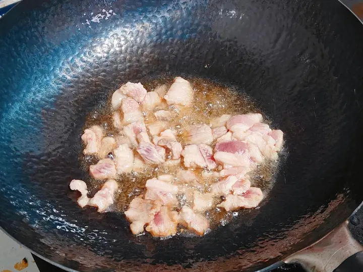 香菇肉片炒西葫芦 第 3 步