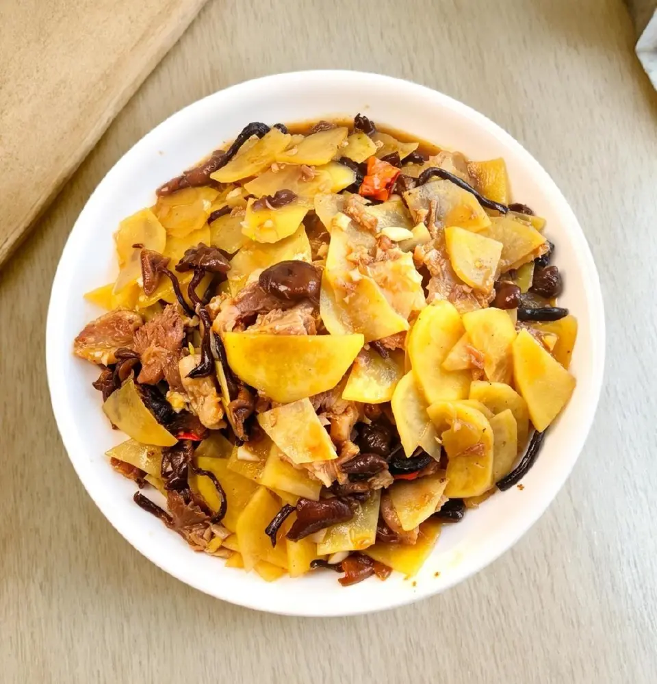 榛蘑炒土豆片成品图