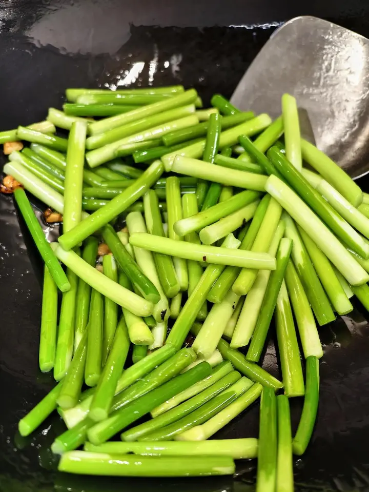 蒜苔炒牛肉 第 4 步